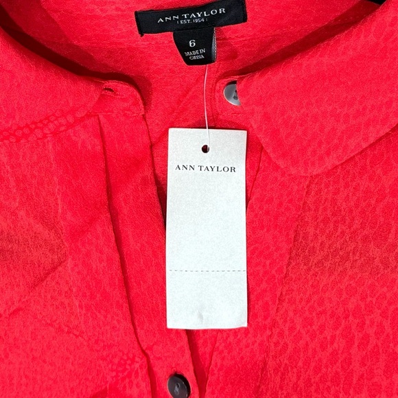 ANN TAYLOR Crimson Red Women’s Blouse Button Up Top Long Sleeve Sz 6 MSRP $98 - Picture 3 of 11